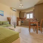 Votrishouse Fira (Santorini)